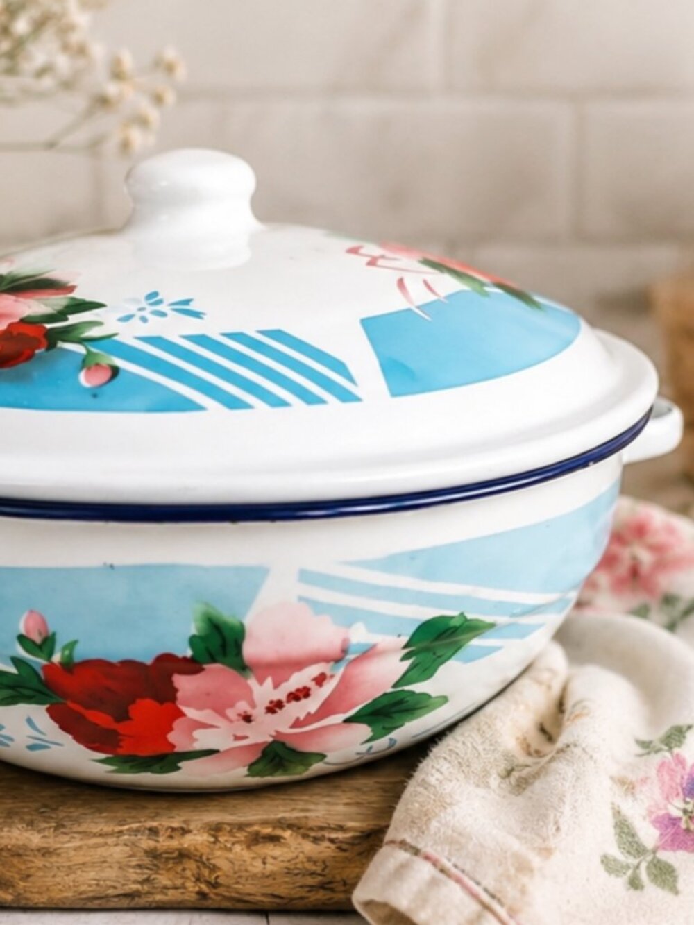 Vintage Floral Enamelware Covered Casserole Dish Pink Rose & Turquoise  Cottage